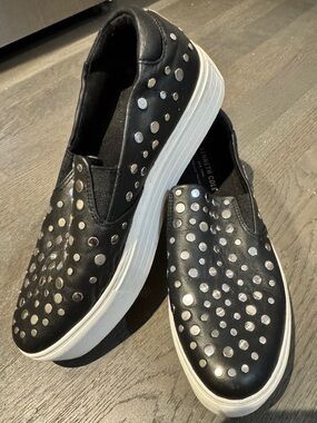 Kenneth Cole Black Leather Studded Platform Slip-On Sneakers Size 9M